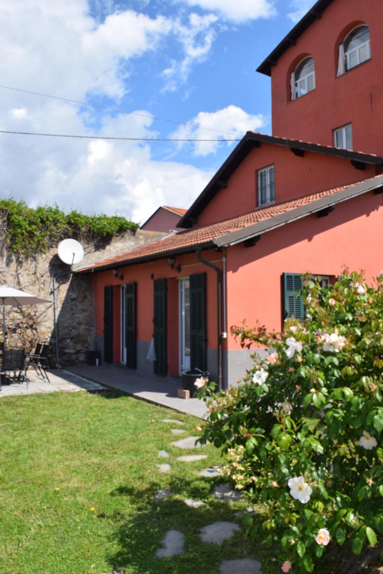 Casa A Diano Con Giardino Apartment Diano Marina Exterior photo